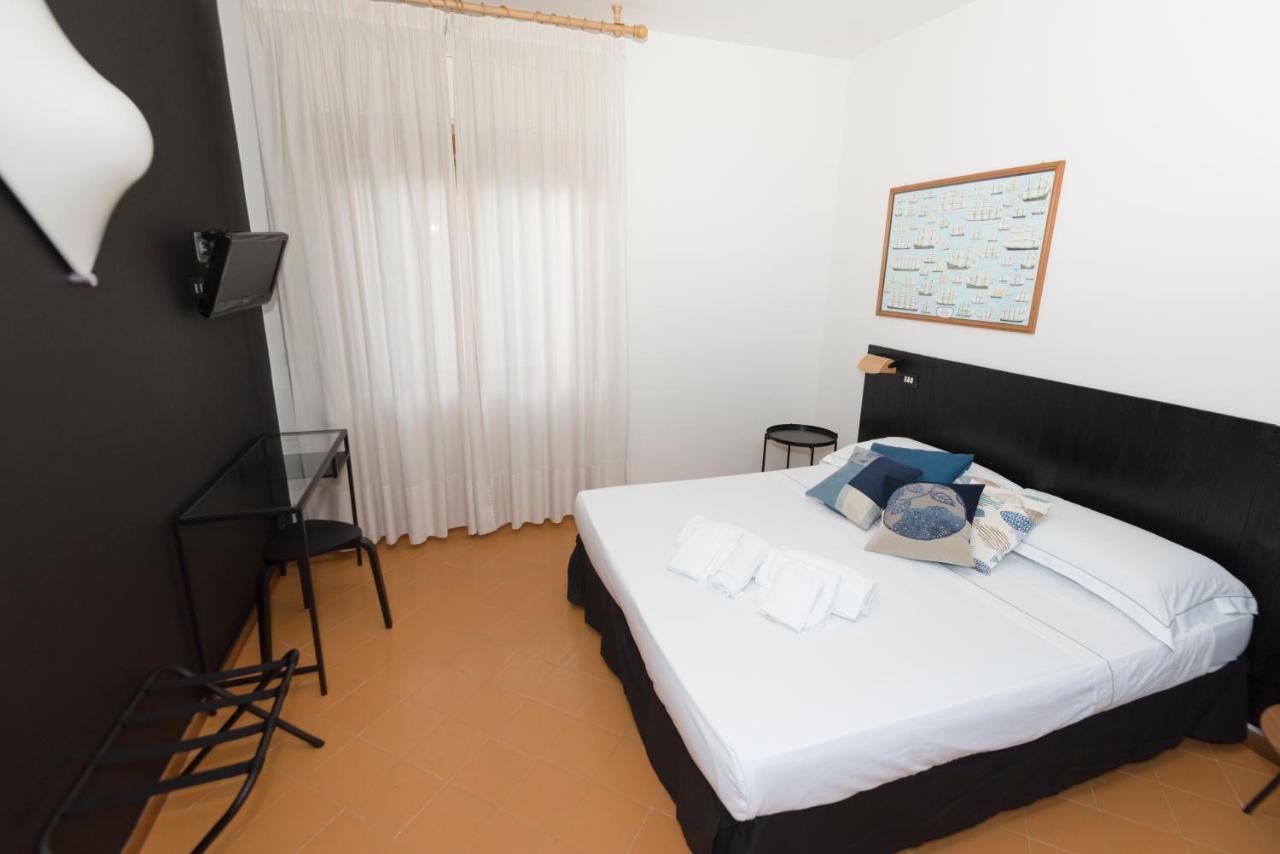 Mami Sabaudia Hotel Extérieur photo