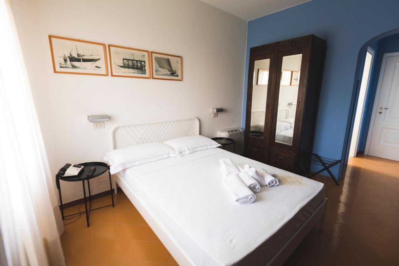 Mami Sabaudia Hotel Extérieur photo